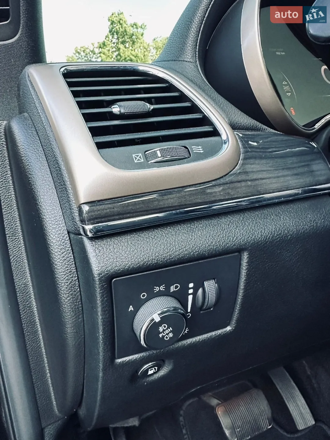 2014 Jeep Grand Cherokee - мініатюра 37