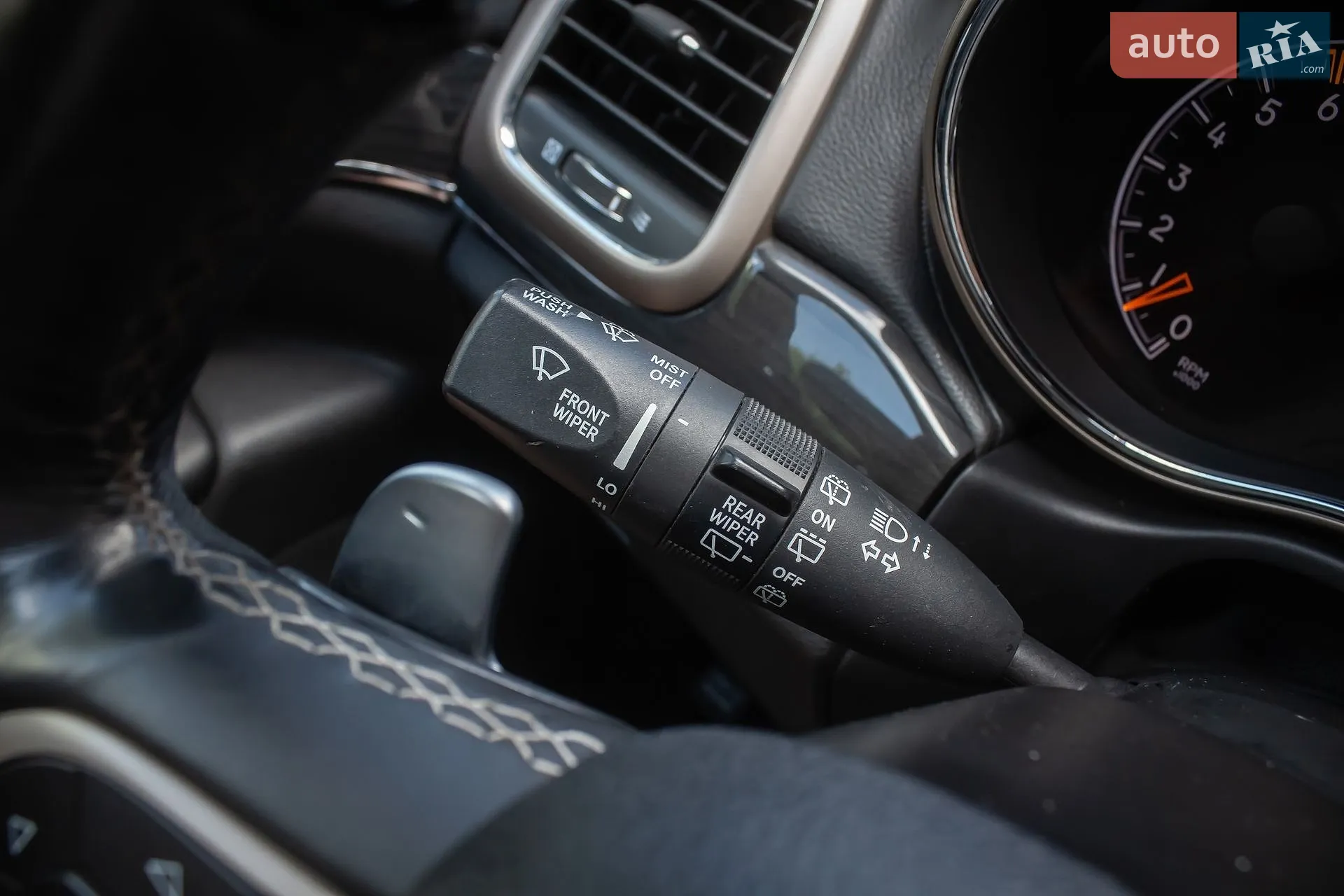 2015 Jeep Grand Cherokee - мініатюра 37