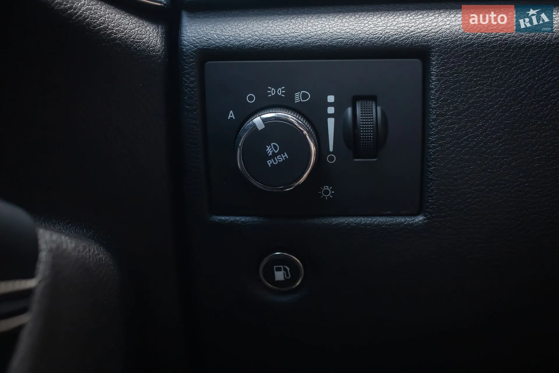 2015 Jeep Grand Cherokee - мініатюра 38