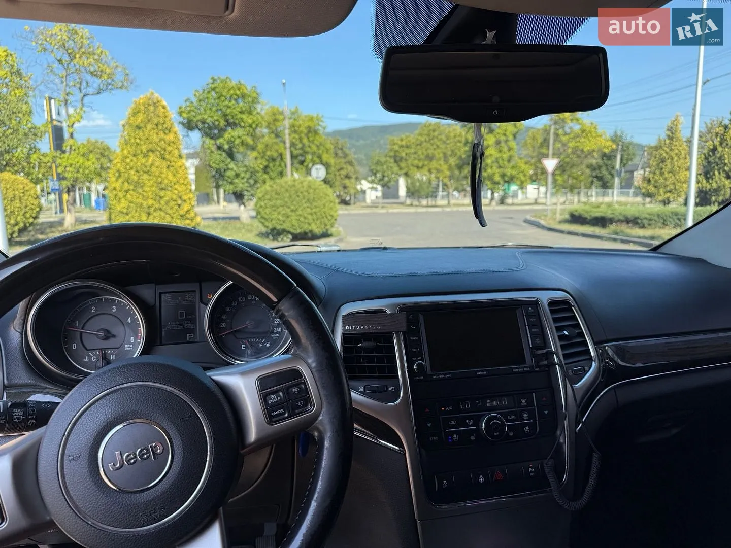 2011 Jeep Grand Cherokee - мініатюра 17