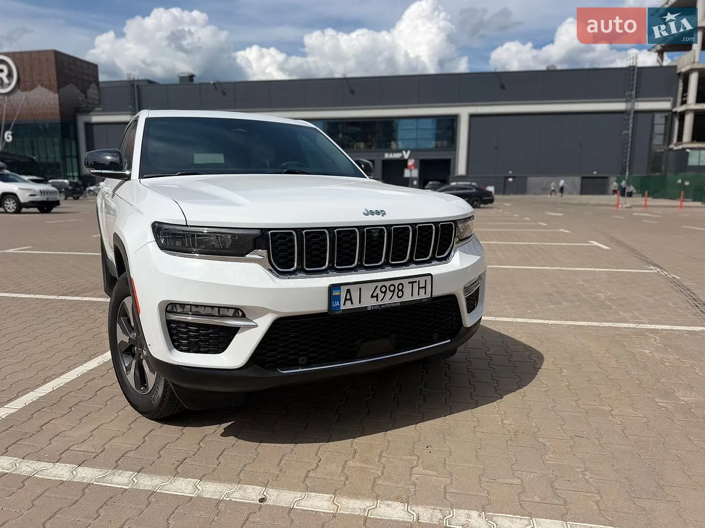 2022 Jeep Grand Cherokee - мініатюра 11