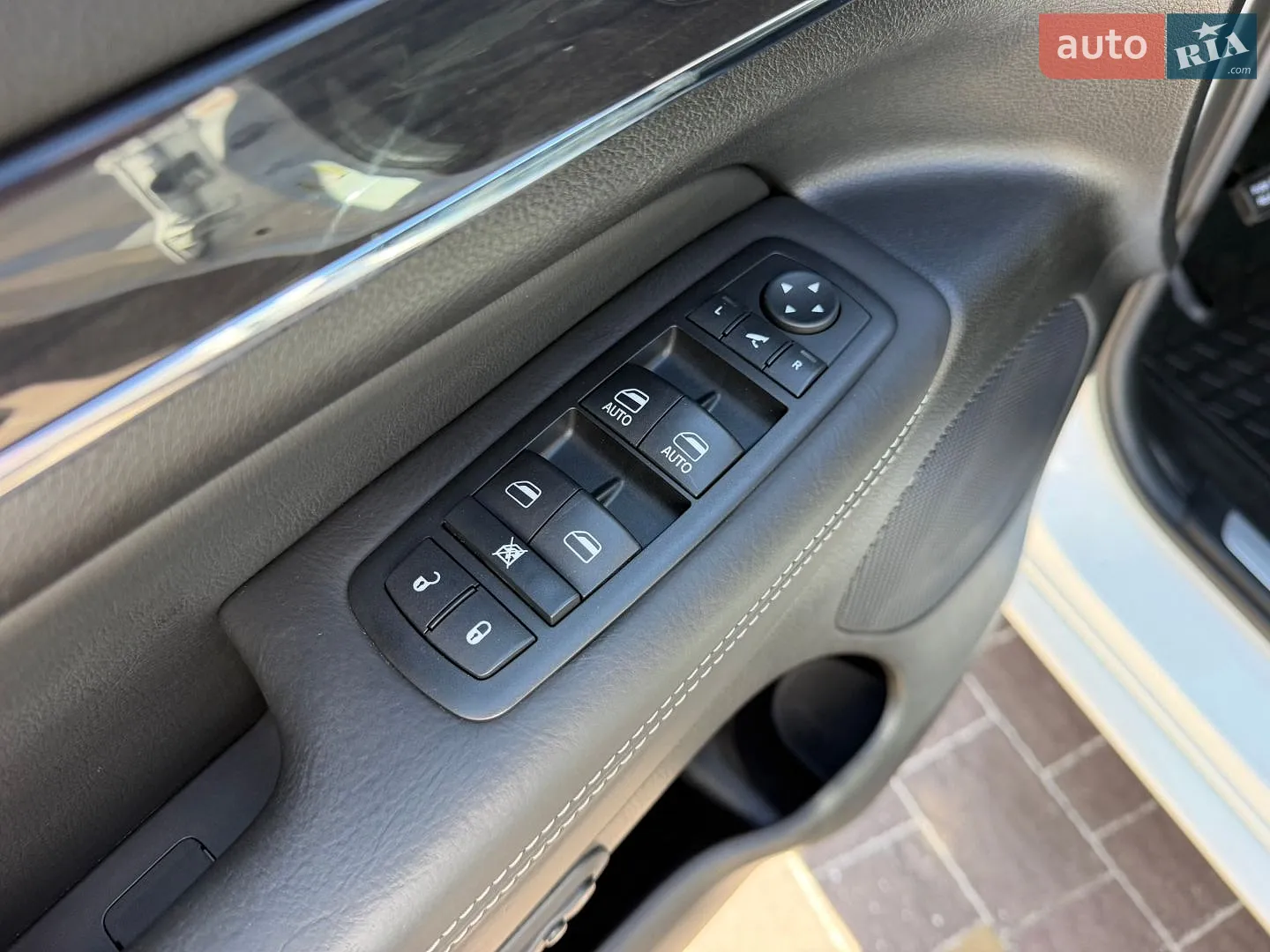 2014 Jeep Grand Cherokee - мініатюра 26