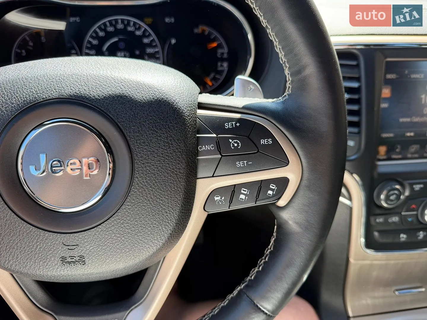 2014 Jeep Grand Cherokee - мініатюра 38
