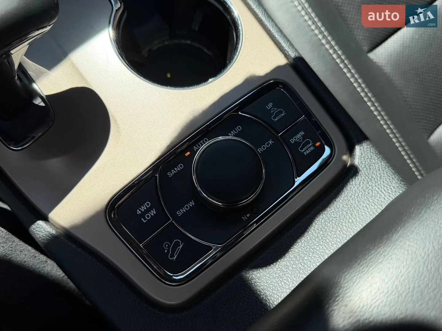 2014 Jeep Grand Cherokee - мініатюра 61