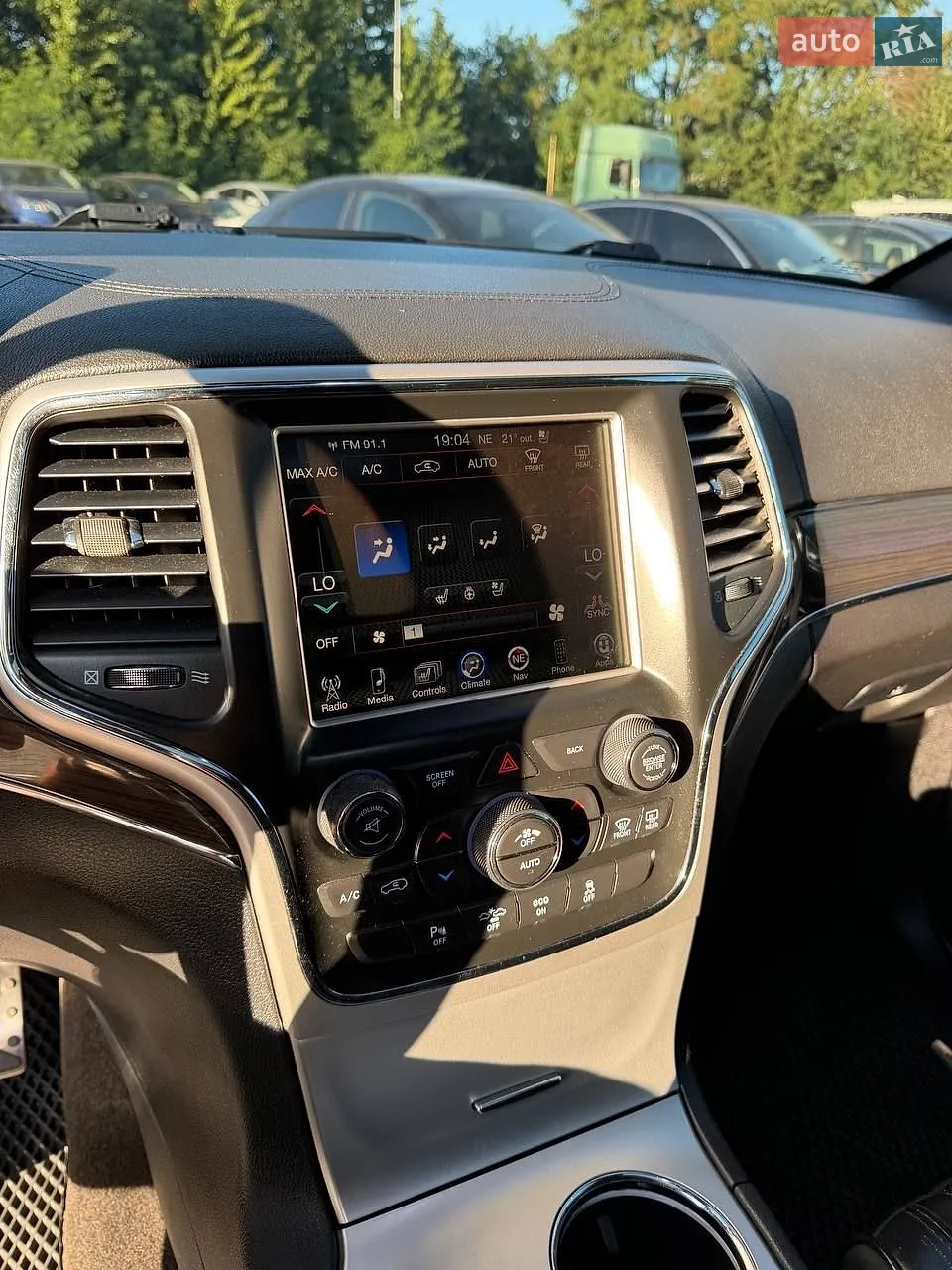 2015 Jeep Grand Cherokee - мініатюра 28