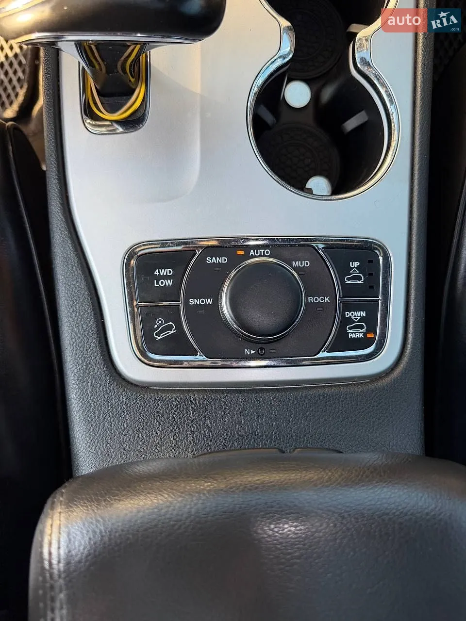 2015 Jeep Grand Cherokee - мініатюра 31