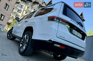 Внедорожник / Кроссовер Jeep Grand Wagoneer 2022 в 