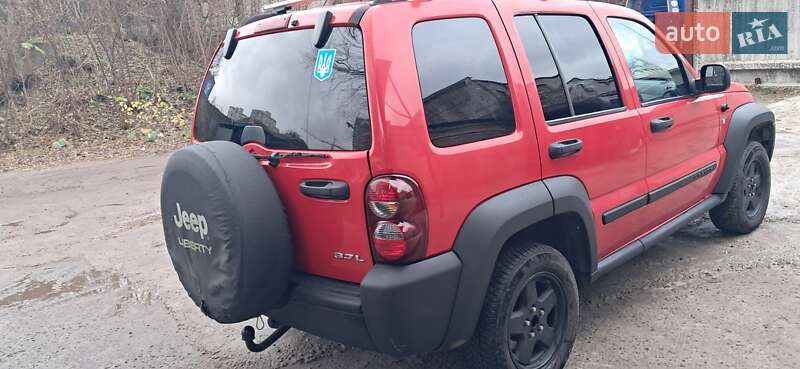 Внедорожник / Кроссовер Jeep Liberty 2005 в Киеве