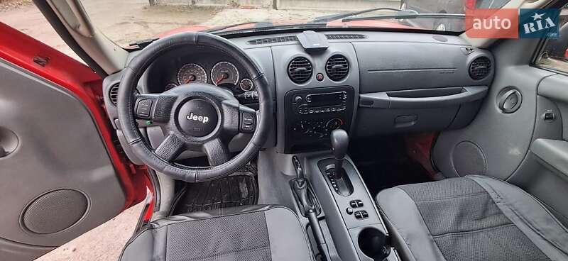 Внедорожник / Кроссовер Jeep Liberty 2005 в Киеве