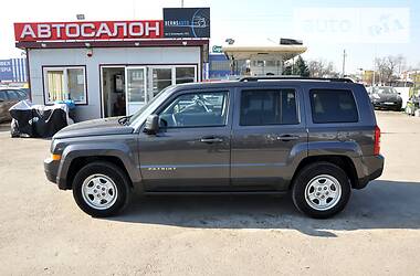 Позашляховик / Кросовер Jeep Patriot 2016 в 