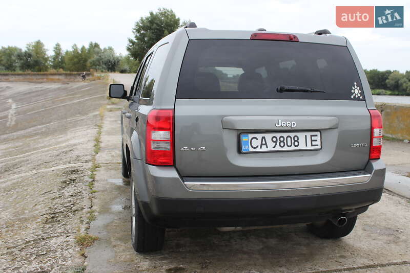 Внедорожник / Кроссовер Jeep Patriot 2011 в Каневе