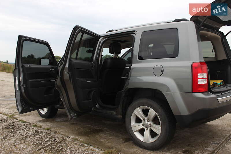 Внедорожник / Кроссовер Jeep Patriot 2011 в Каневе