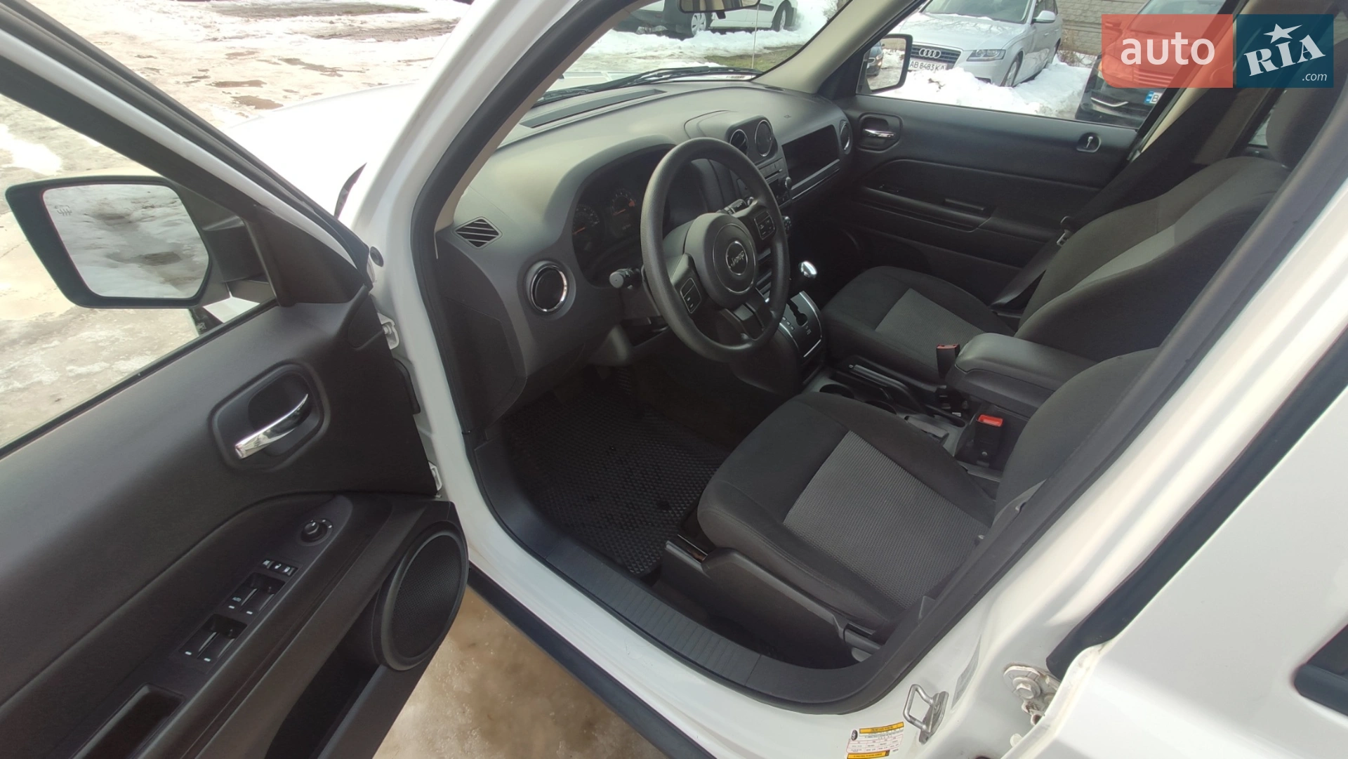 2015 Jeep Liberty (Patriot) - мініатюра 5