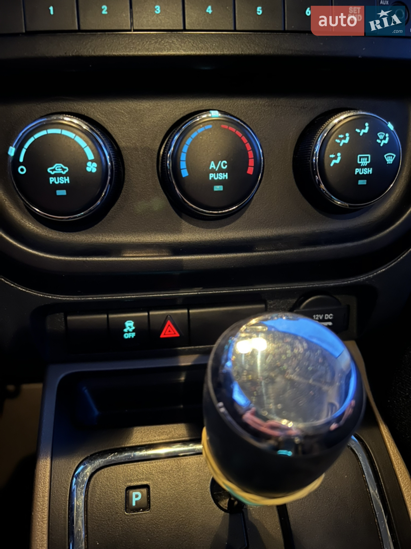 2015 Jeep Liberty (Patriot) - мініатюра 24