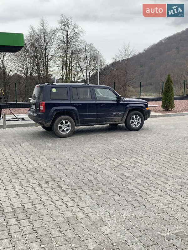 Внедорожник / Кроссовер Jeep Patriot 2016 в Надворной