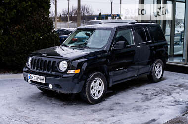 Позашляховик / Кросовер Jeep Patriot 2015 в Рівному