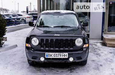 Позашляховик / Кросовер Jeep Patriot 2015 в Рівному