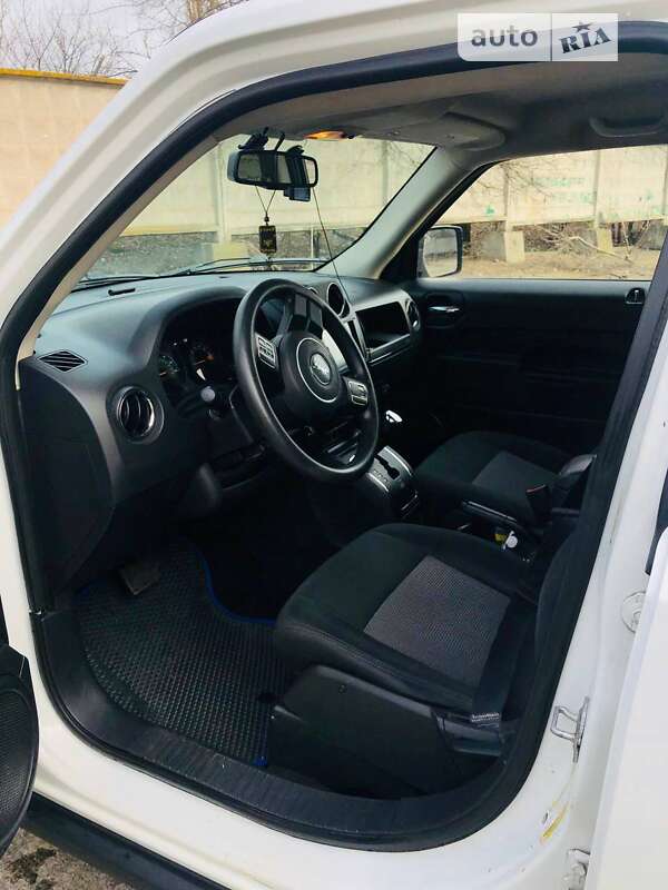 Внедорожник / Кроссовер Jeep Patriot 2013 в Кривом Роге