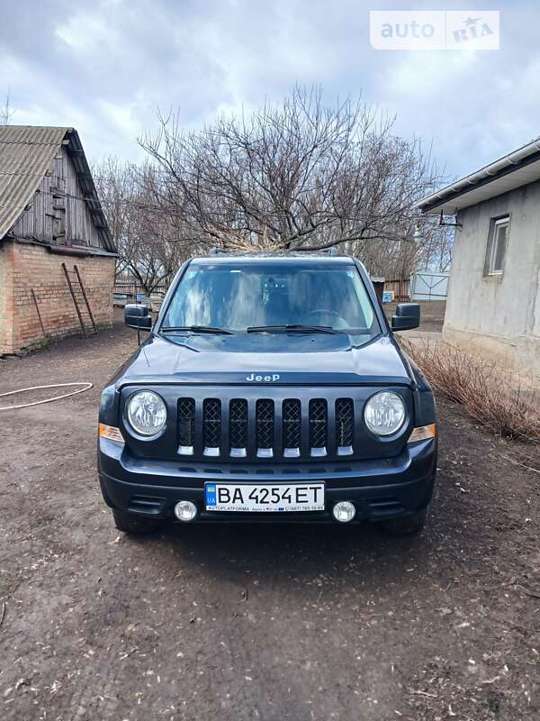 Внедорожник / Кроссовер Jeep Patriot 2013 в Компанеевке