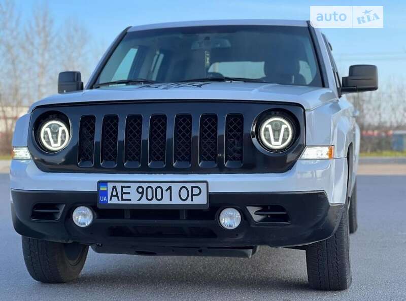 Внедорожник / Кроссовер Jeep Patriot 2015 в Днепре