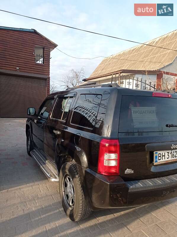 Внедорожник / Кроссовер Jeep Patriot 2010 в Тараще