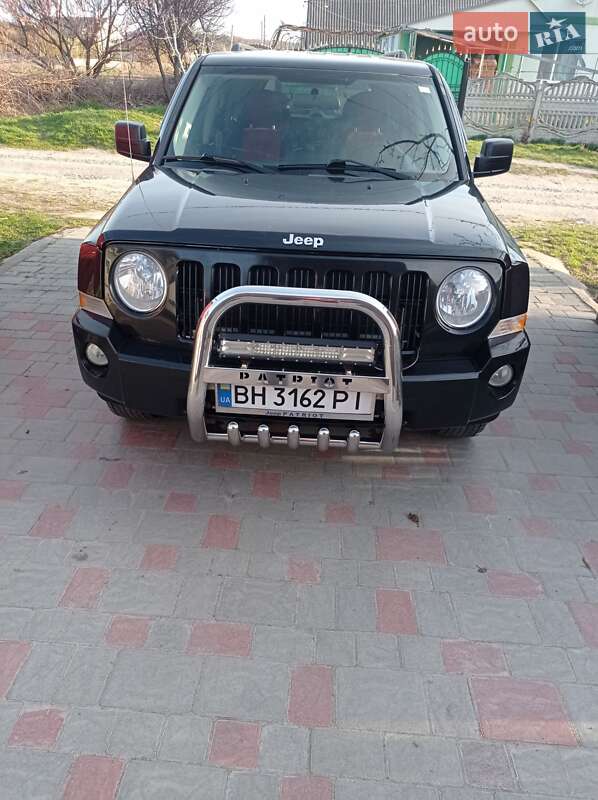 Внедорожник / Кроссовер Jeep Patriot 2010 в Тараще