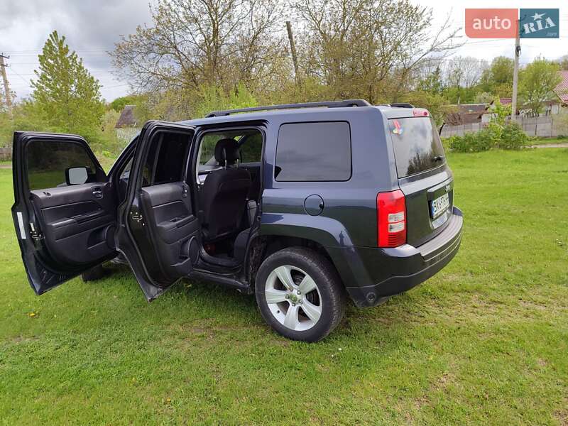 Позашляховик / Кросовер Jeep Patriot 2014 в Острозі