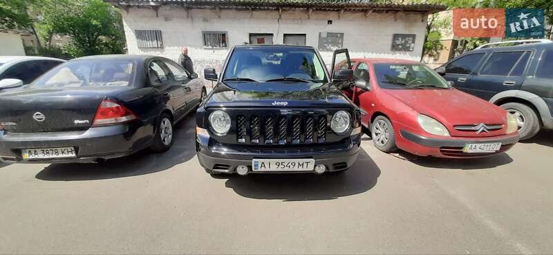 Позашляховик / Кросовер Jeep Patriot 2015 в Києві