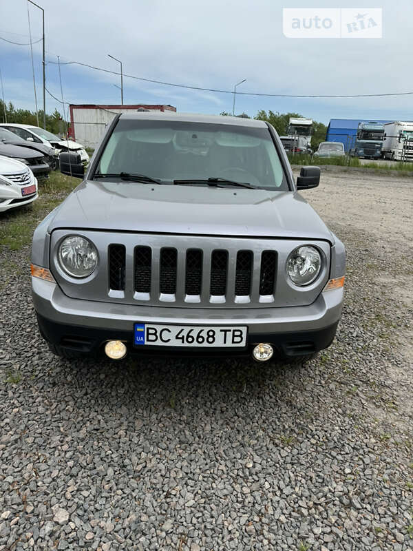 Позашляховик / Кросовер Jeep Patriot 2016 в Львові