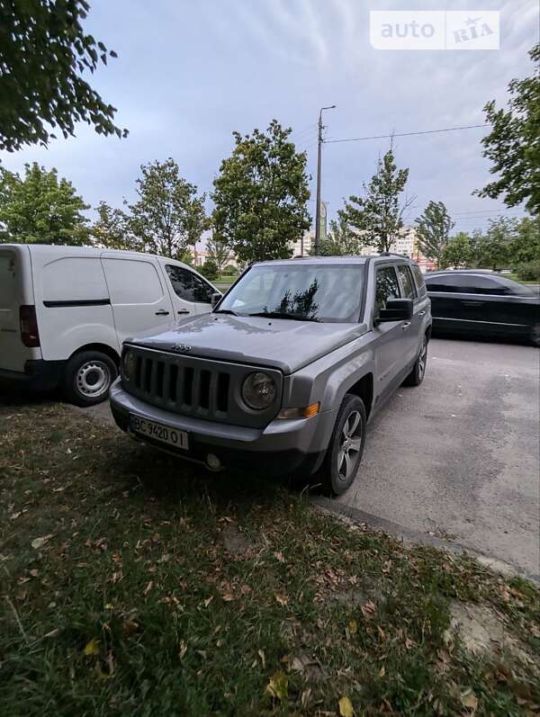 Внедорожник / Кроссовер Jeep Patriot 2015 в Львове