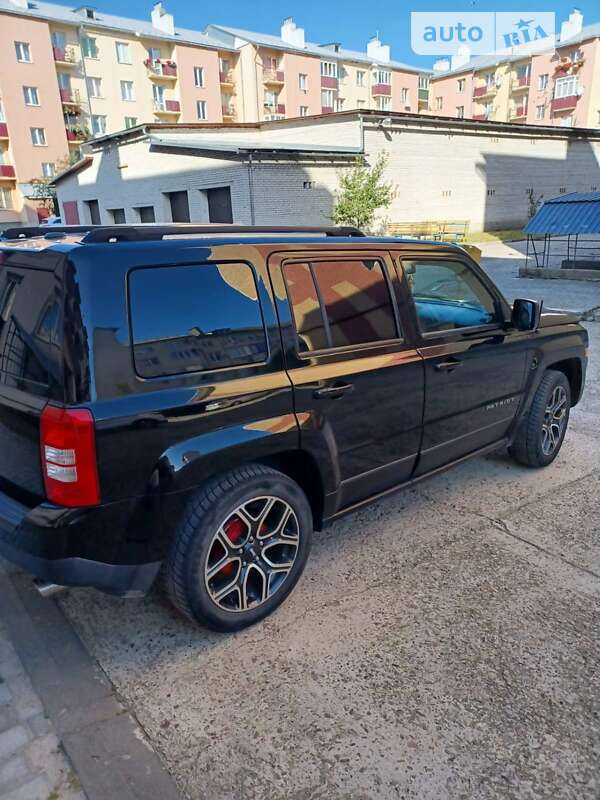 Внедорожник / Кроссовер Jeep Patriot 2016 в Самборе