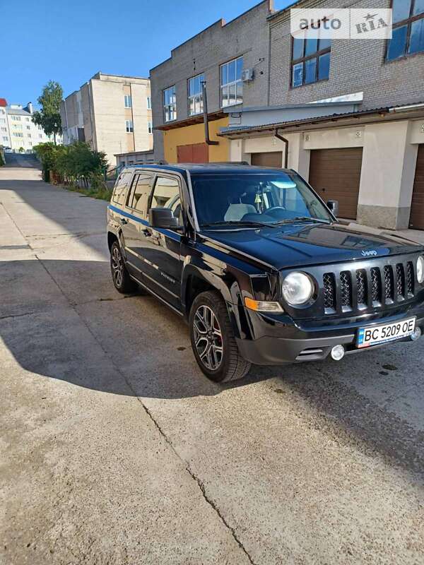 Внедорожник / Кроссовер Jeep Patriot 2016 в Самборе