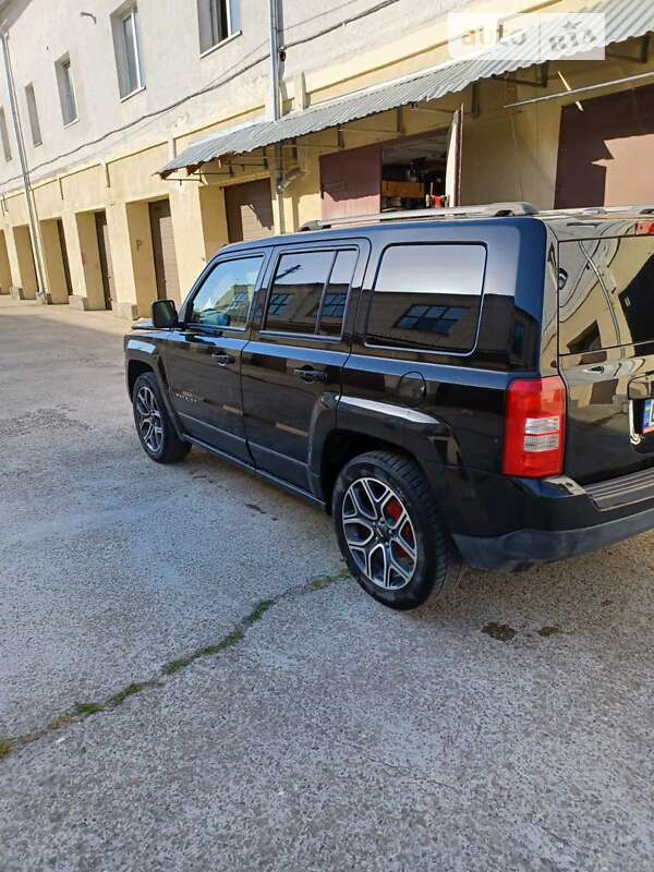 Внедорожник / Кроссовер Jeep Patriot 2016 в Самборе