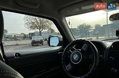 Внедорожник / Кроссовер Jeep Patriot 2011 в 