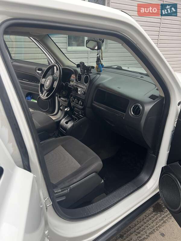 Позашляховик / Кросовер Jeep Patriot 2016 в Новоархангельську