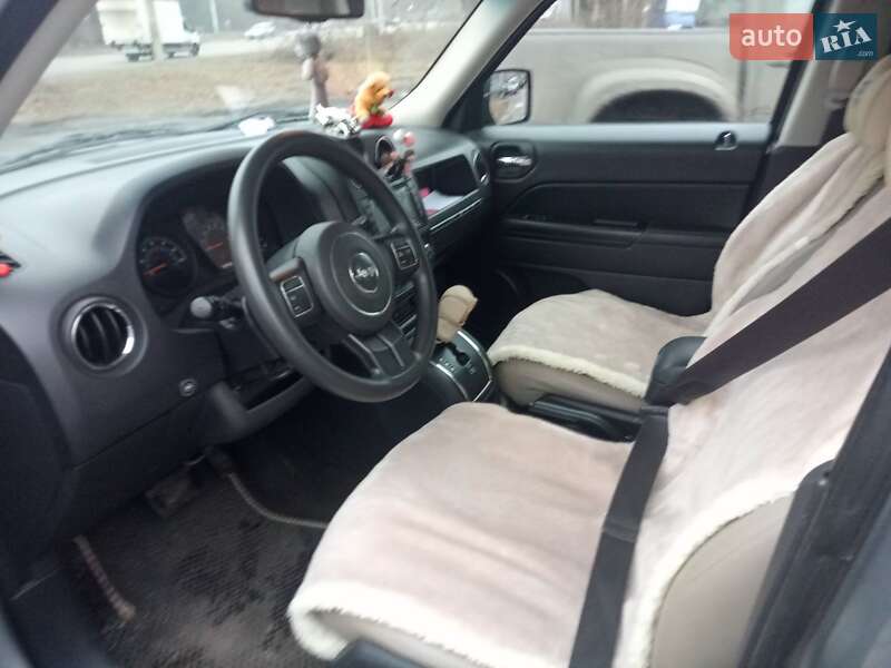 Внедорожник / Кроссовер Jeep Patriot 2016 в Сумах