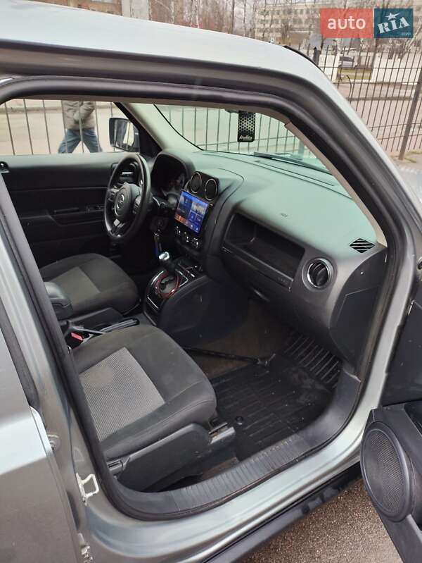 Позашляховик / Кросовер Jeep Patriot 2015 в Житомирі