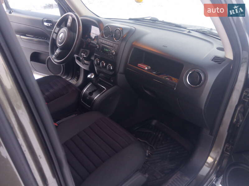 Внедорожник / Кроссовер Jeep Patriot 2015 в Ужгороде