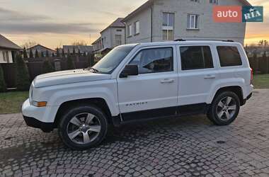 Позашляховик / Кросовер Jeep Patriot 2016 в Жовкві