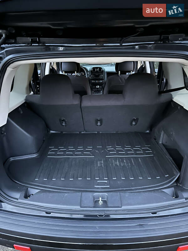 Позашляховик / Кросовер Jeep Patriot 2016 в Львові фото 5 Позашляховик / Кросовер Jeep Patriot 2016 в Львові