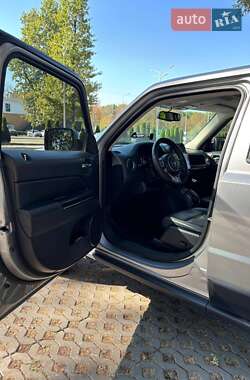 Внедорожник / Кроссовер Jeep Patriot 2015 в 