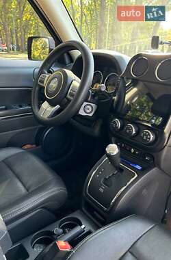 Внедорожник / Кроссовер Jeep Patriot 2015 в 