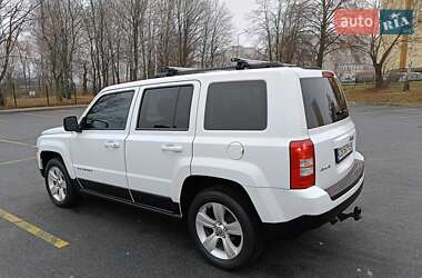 Внедорожник / Кроссовер Jeep Patriot 2014 в 