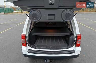 Внедорожник / Кроссовер Jeep Patriot 2014 в 