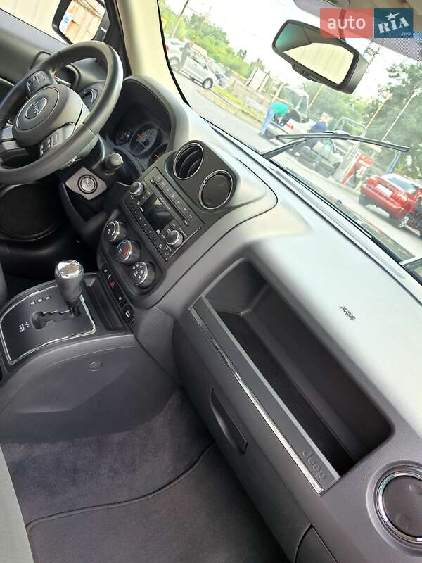 Позашляховик / Кросовер Jeep Patriot 2014 в Запоріжжі