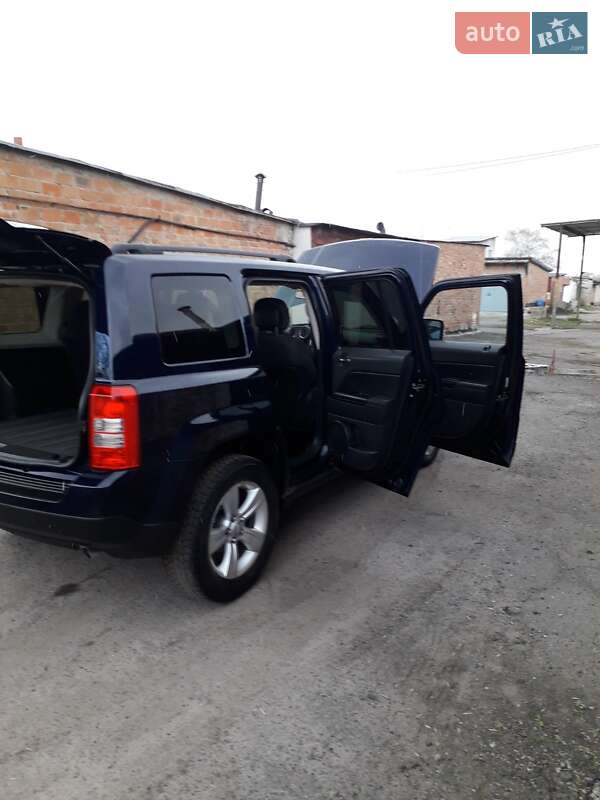 Позашляховик / Кросовер Jeep Patriot 2012 в Полтаві