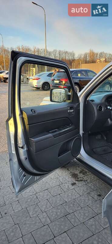 Внедорожник / Кроссовер Jeep Patriot 2013 в Львове