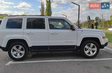 Позашляховик / Кросовер Jeep Patriot 2013 в 