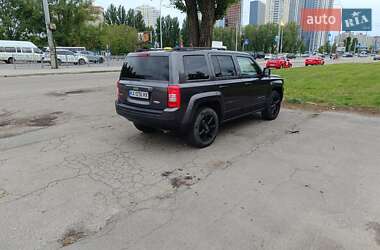 Позашляховик / Кросовер Jeep Patriot 2016 в 