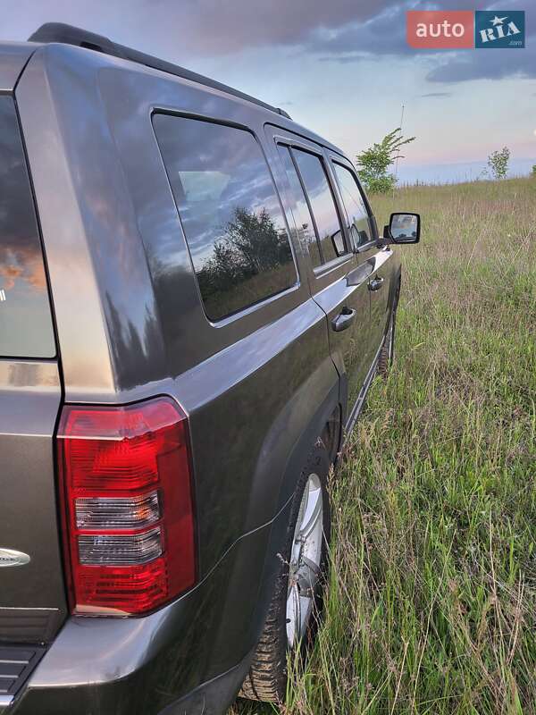 Позашляховик / Кросовер Jeep Patriot 2015 в Києві